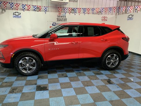 Used 2023 Chevrolet Blazer LT image 3