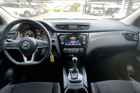 Used 2020 Nissan Rogue Sport S image 13