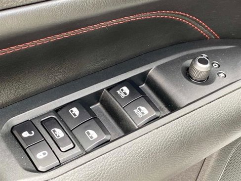 Used 2024 Jeep Compass Trailhawk image 27