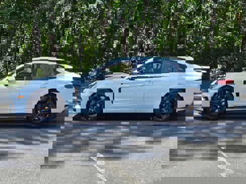 Used 2018 Porsche Panamera 4 image 3