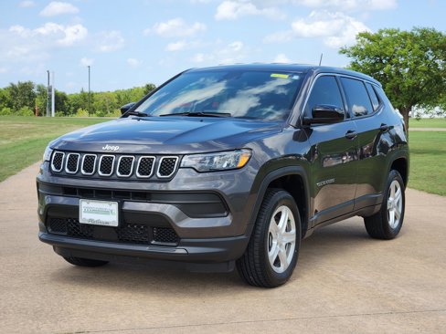 Used 2023 Jeep Compass Sport image 7