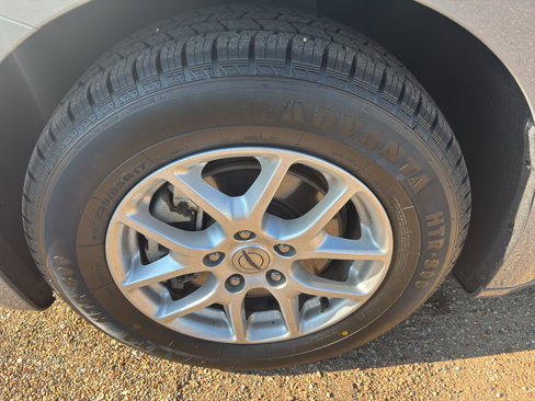 Used 2023 Chrysler Pacifica Touring-L image 12
