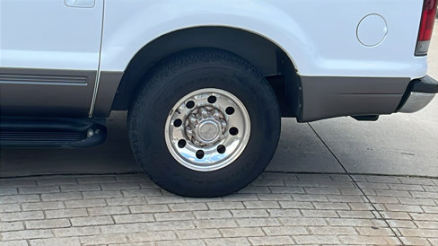 Used 2002 Ford Excursion XLT image 12
