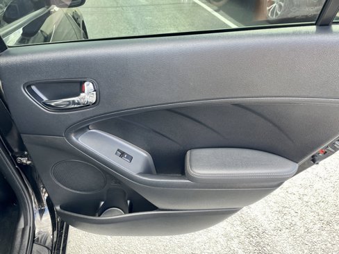 Used 2017 Kia Forte S image 13