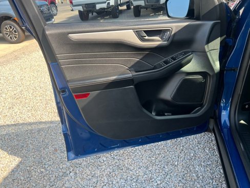 Used 2022 Ford Escape S image 11