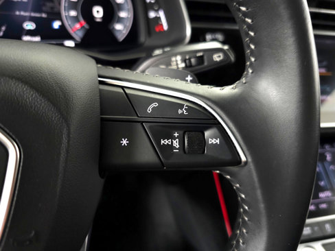 Used 2019 Audi Q8 Premium Plus w/ Premium Plus image 19