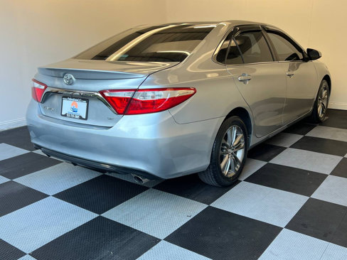 Used 2016 Toyota Camry SE image 6