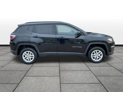Used 2018 Jeep Compass Sport w/ Tech Group image 6