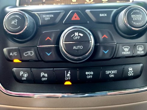 Used 2017 Jeep Grand Cherokee Overland w/ Jeep Active Safety Group image 25