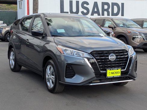 New 2025 Nissan Kicks Play S image 3
