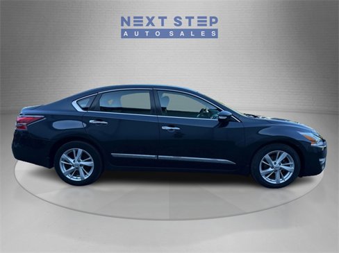 Used 2015 Nissan Altima 2.5 SV w/ Convenience Package image 9