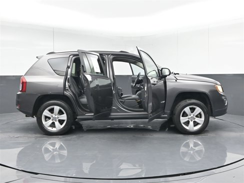 Used 2015 Jeep Compass 4WD image 40