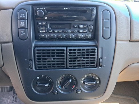 Used 2002 Ford Explorer XLT image 29