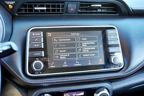 Used 2019 Nissan Kicks SR image 25