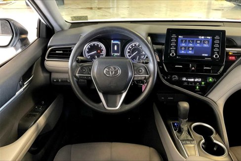 Used 2023 Toyota Camry LE image 5