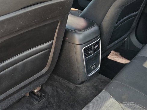 Used 2016 Dodge Charger SE image 26