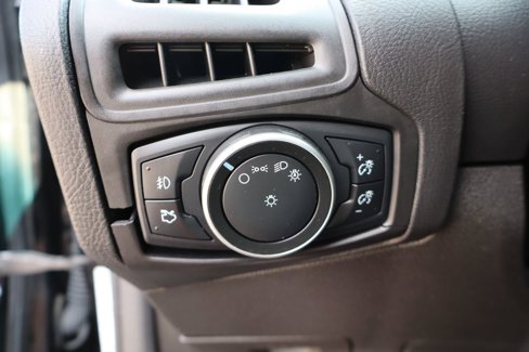 Used 2016 Ford Focus SE w/ SE Sport Package image 11