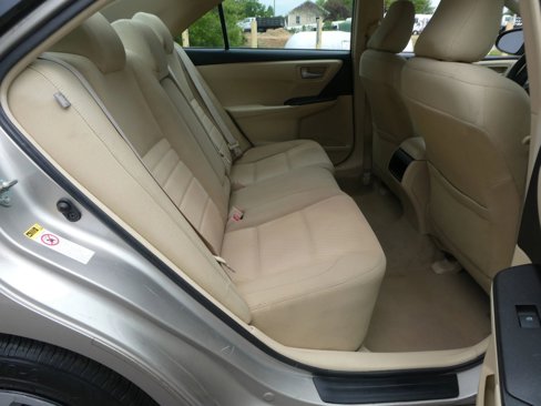 Used 2015 Toyota Camry LE image 20