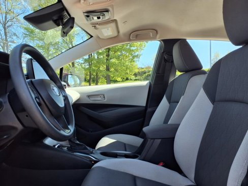 Used 2024 Toyota Corolla LE image 9