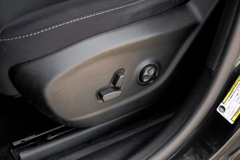 Used 2017 Jeep Cherokee Latitude w/ Comfort/Convenience Group image 44