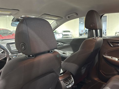 Used 2017 Chevrolet Malibu LT image 6