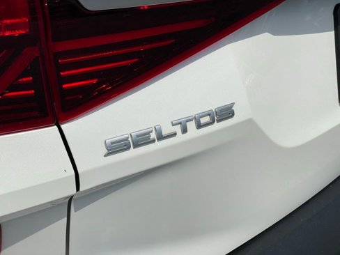 Used 2023 Kia Seltos S w/ Navigation Package image 29