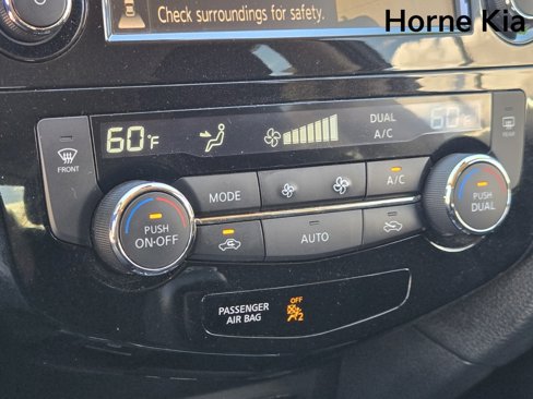 Used 2020 Nissan Rogue SV w/ Premium Package image 25