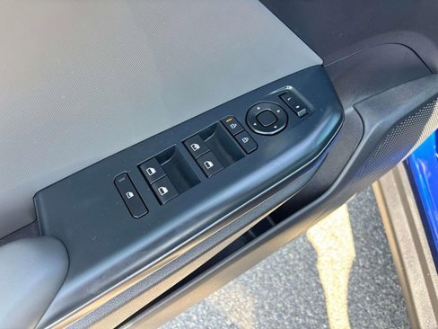 Used 2025 Kia K4 image 16