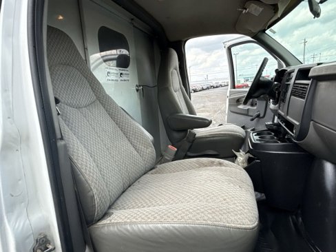 Used 2005 Chevrolet Express 3500 image 19