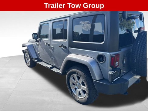Used 2015 Jeep Wrangler Unlimited Sahara w/ Connectivity Group image 3