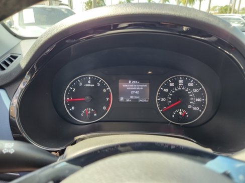 Used 2022 Kia Seltos Nightfall Edition image 27