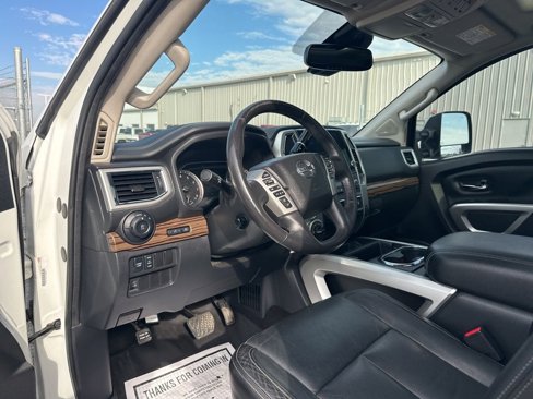Used 2020 Nissan Titan SL w/ Moonroof Package image 14