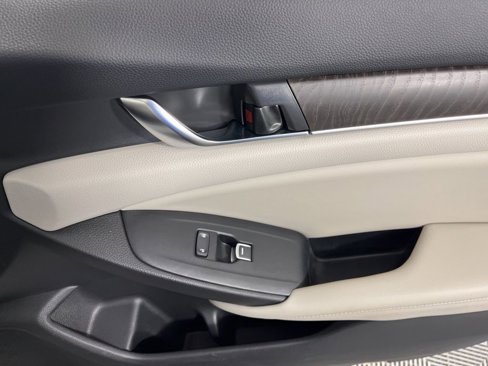 Certified 2018 Honda Accord Touring image 21