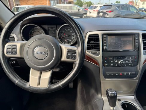 Used 2011 Jeep Grand Cherokee Limited w/ Luxury Group II image 36