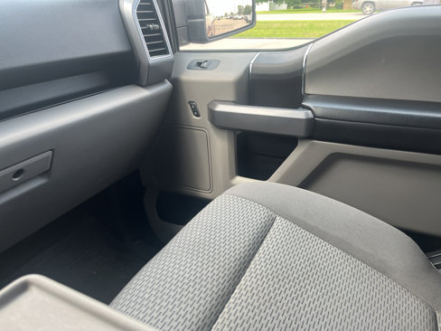 Used 2019 Ford F150 XLT image 11