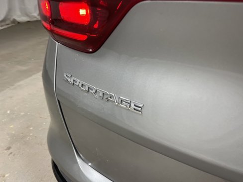 Used 2021 Kia Sportage S image 16