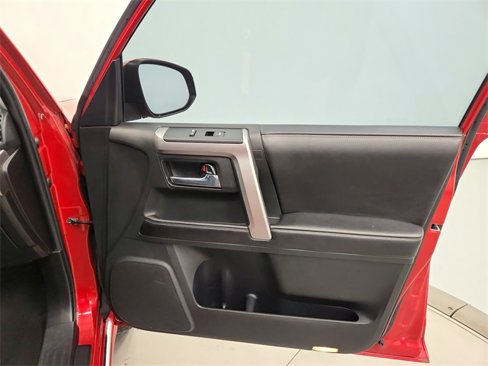 Used 2016 Toyota 4Runner Limited image 34