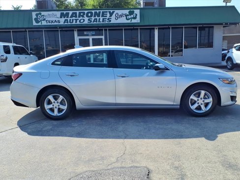 Used 2022 Chevrolet Malibu LT image 4