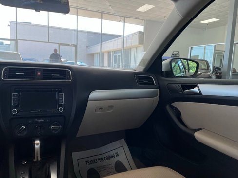 Used 2014 Volkswagen Jetta SE image 22