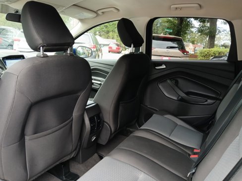 Used 2019 Ford Escape SE image 11