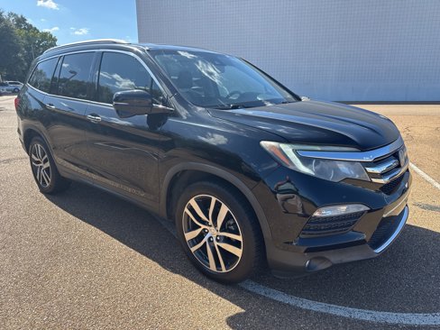 Used 2016 Honda Pilot Touring image 1