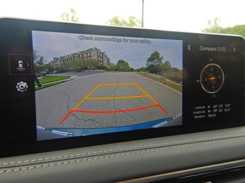 Used 2025 Genesis G70 2.5T image 18