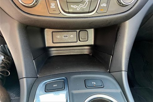 Used 2023 Chevrolet Equinox LT w/ LPO, Floor Liner Package image 16