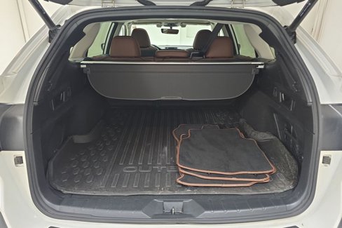 Used 2020 Subaru Outback Touring XT image 27