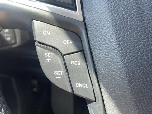 Used 2018 Ford Fusion SE w/ Equipment Group 201A image 24