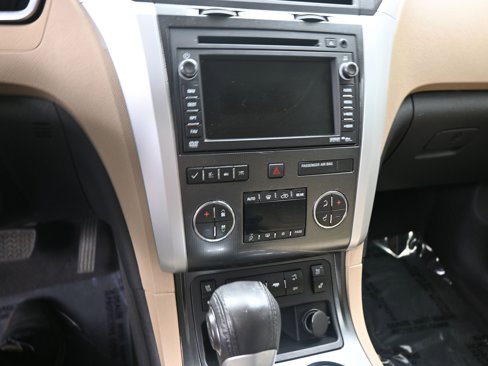Used 2011 Chevrolet Traverse LTZ image 16