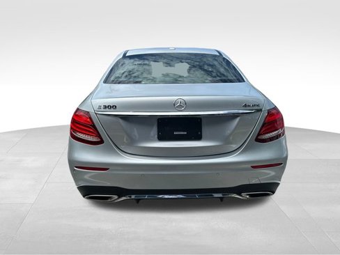 Used 2017 Mercedes-Benz E 300 4MATIC image 5