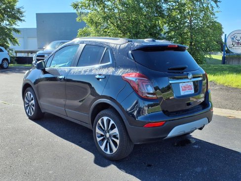 Used 2022 Buick Encore Preferred w/ Safety Package image 3