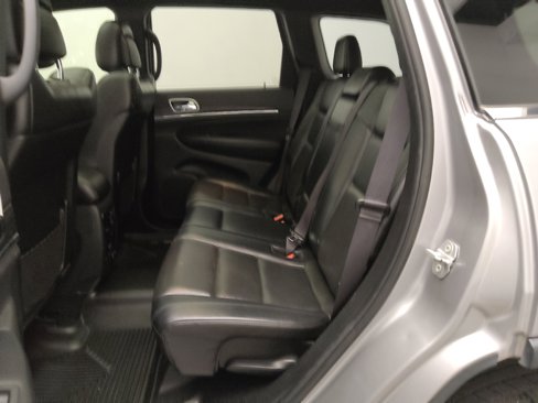 Used 2019 Jeep Grand Cherokee Limited w/ Luxury Group II image 18