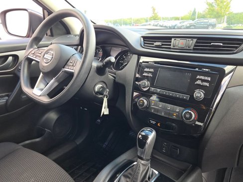 Used 2018 Nissan Rogue Sport S image 7